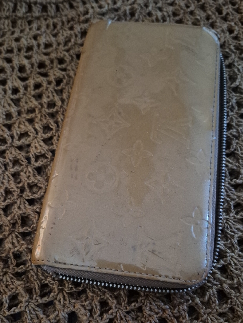 Authentic Vernis Embossed Zip Wallet in Tan - Picture 2 of 10